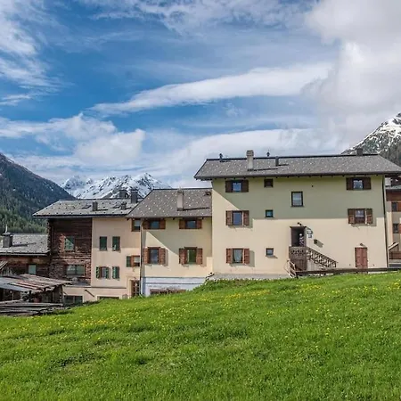 Trilocale Aria - Myholidaylivigno アパート